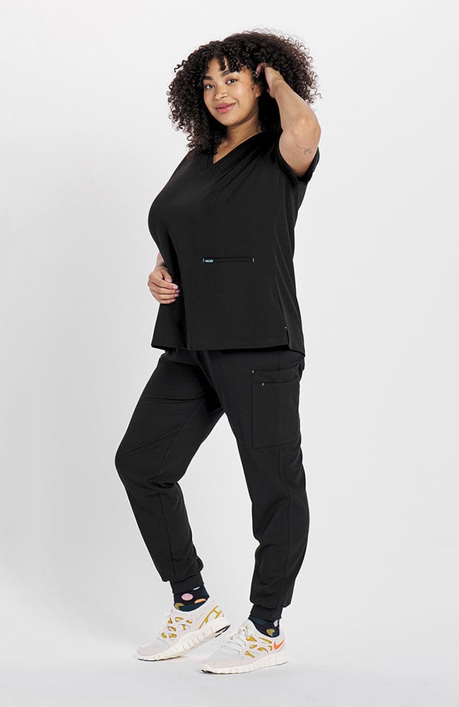 Echo 2-Pocket CORE Scrub Top Black | Dolan