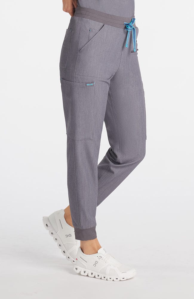 Woman wearing hope jogger in graphite - DOLAN