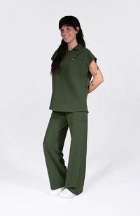Mel Easy Fit 3-Pocket CORE Scrub Top in Dark Olive - DOLAN