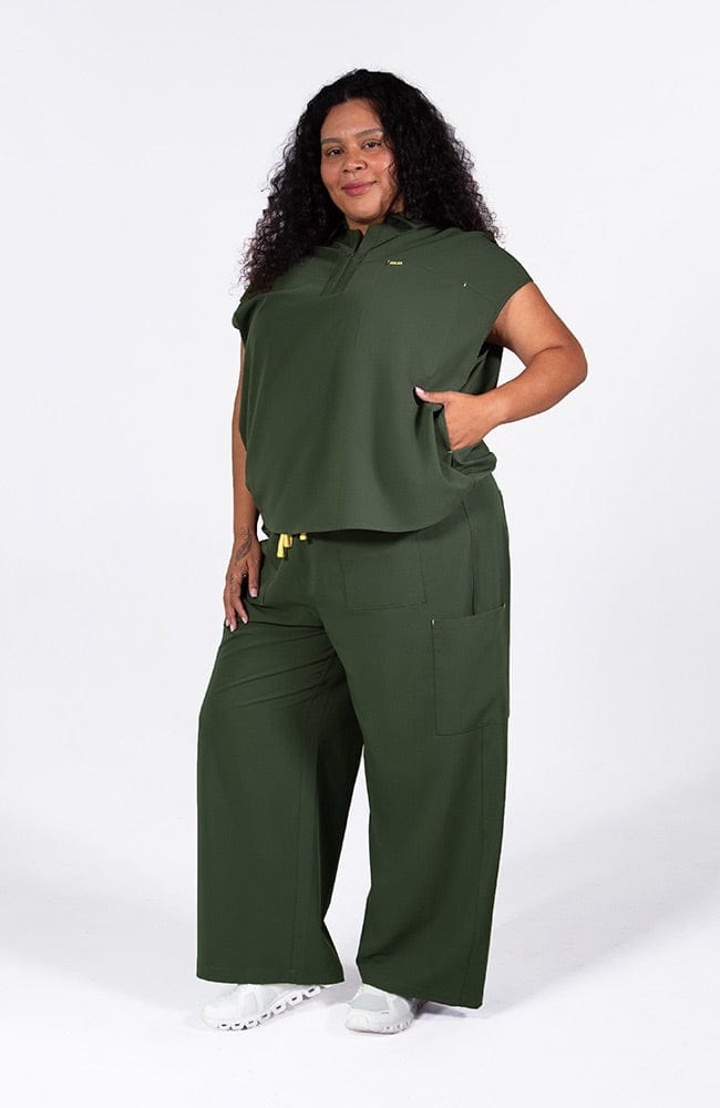 Mel Easy Fit 3-Pocket CORE Scrub Top in Dark Olive - DOLAN