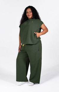 Mel Easy Fit 3-Pocket CORE Scrub Top in Dark Olive - DOLAN