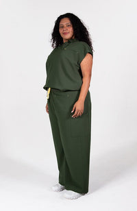 Mel Easy Fit 3-Pocket CORE Scrub Top in Dark Olive - DOLAN