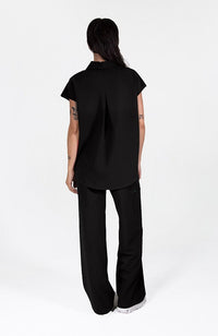 Mel Easy Fit 3-Pocket CORE Scrub Top in Black - DOLAN