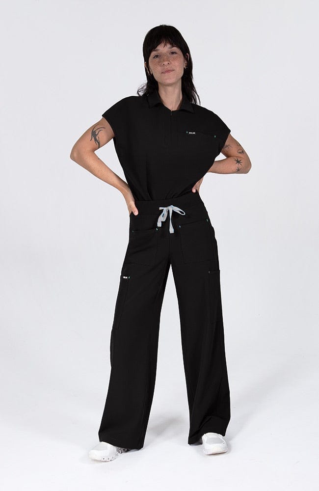 Mel Easy Fit 3-Pocket CORE Scrub Top in Black - DOLAN