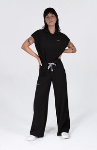 Mel Easy Fit 3-Pocket CORE Scrub Top in Black - DOLAN