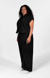 Mel Easy Fit 3-Pocket CORE Scrub Top in Black - DOLAN