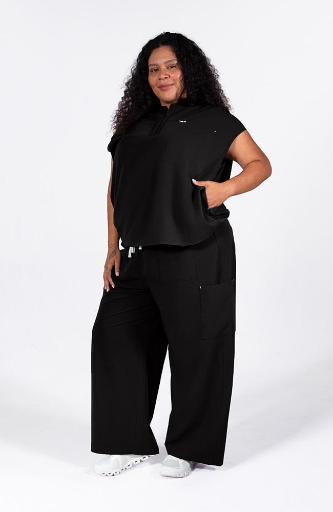 Mel Easy Fit 3-Pocket CORE Scrub Top in Black - DOLAN